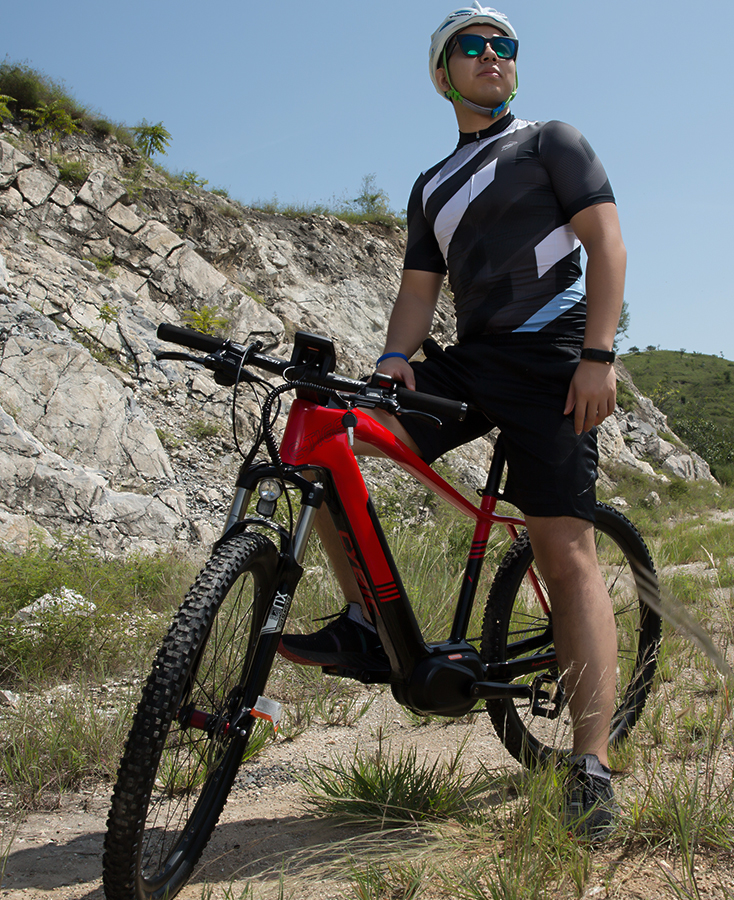 Para crear una marca deportiva juvenil, empezamos por darle una actitud a nuestros productos.